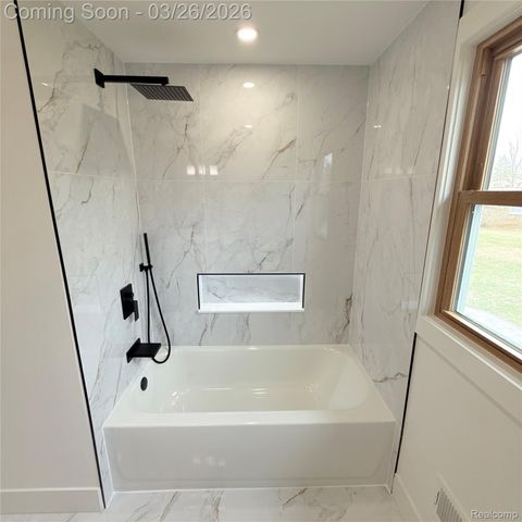 7275 Old Coach Trail, Washington Township, MI 48094