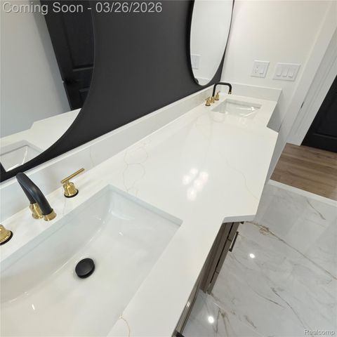 7275 Old Coach Trail, Washington Township, MI 48094