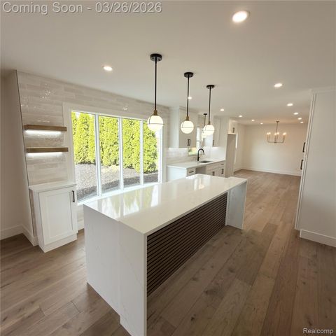 7275 Old Coach Trail, Washington Township, MI 48094