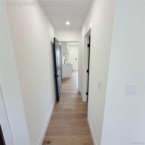 7275 Old Coach Trail, Washington Township, MI 48094