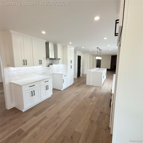 7275 Old Coach Trail, Washington Township, MI 48094