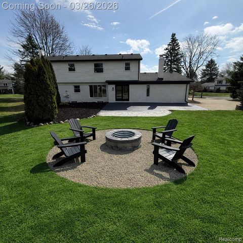 7275 Old Coach Trail, Washington Township, MI 48094