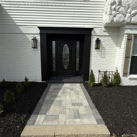 7275 Old Coach Trail, Washington Township, MI 48094