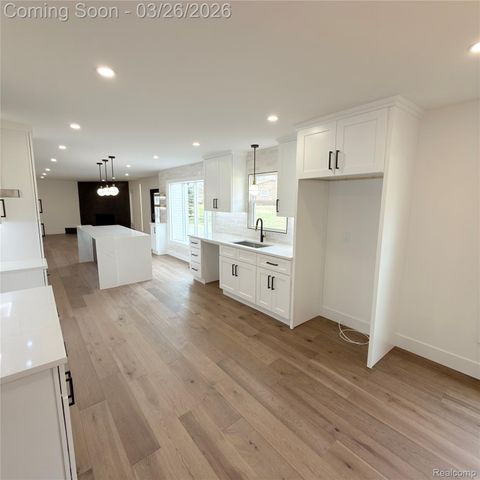 7275 Old Coach Trail, Washington Township, MI 48094