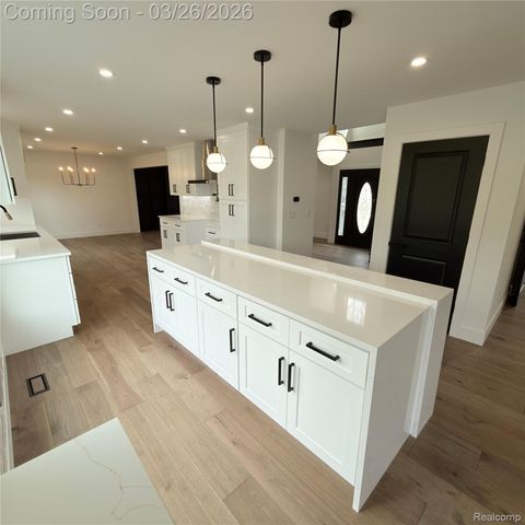 7275 Old Coach Trail, Washington Township, MI 48094