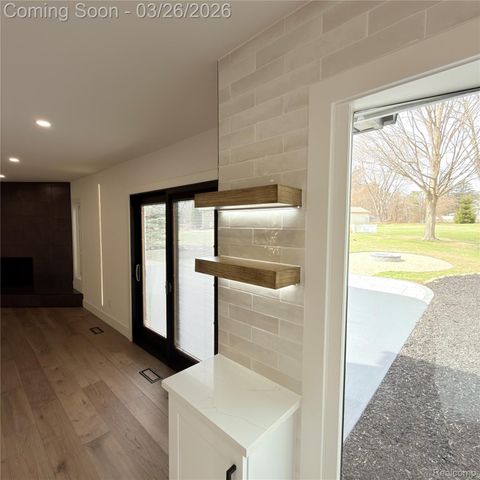 7275 Old Coach Trail, Washington Township, MI 48094