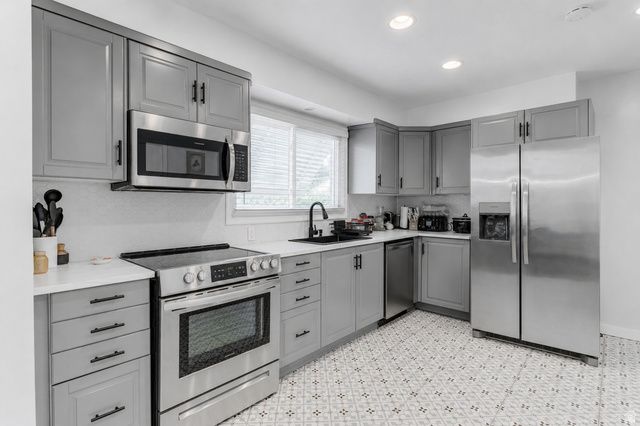 169 CRESTWOOD RD, Kaysville, UT 84037
