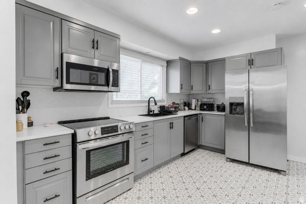 169 CRESTWOOD RD, Kaysville, UT 84037 — photo 4