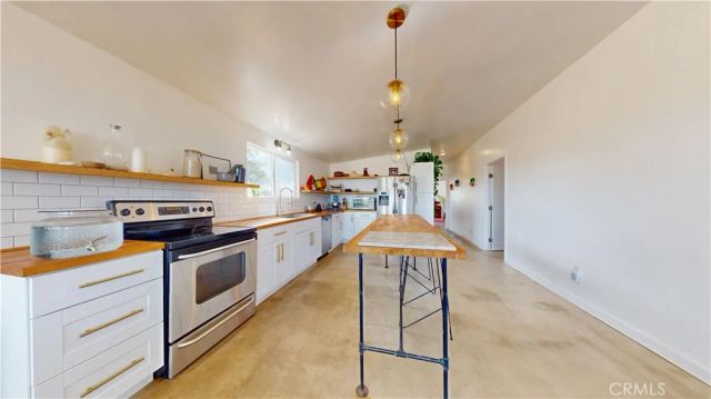 1271 Dakota, Landers, CA 92285