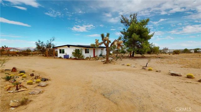 1271 Dakota, Landers, CA 92285