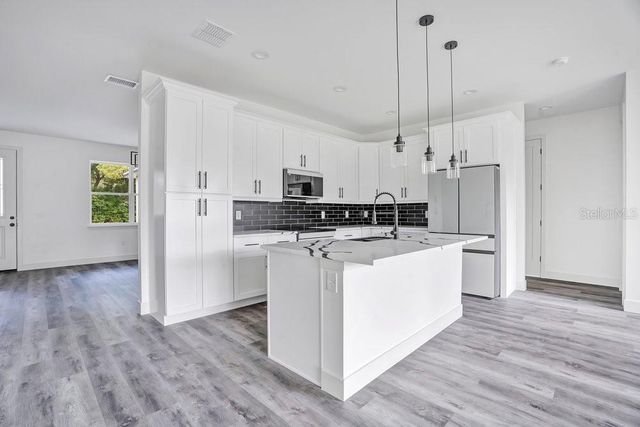 551 DOWLING CIRCLE, Lady Lake, FL 32159
