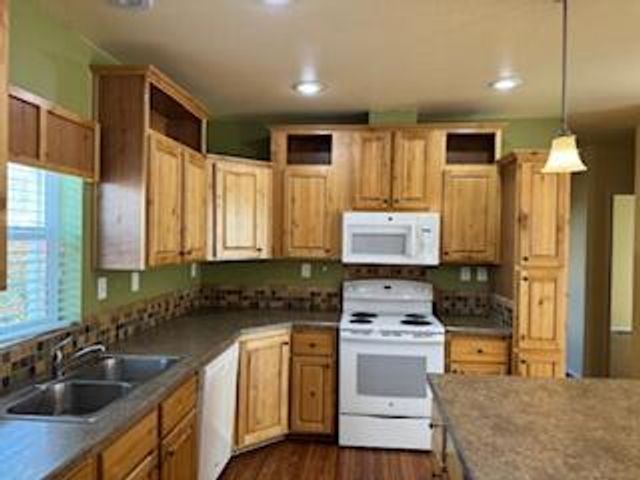 355 Colver Road UNIT 24, Talent, OR 97540