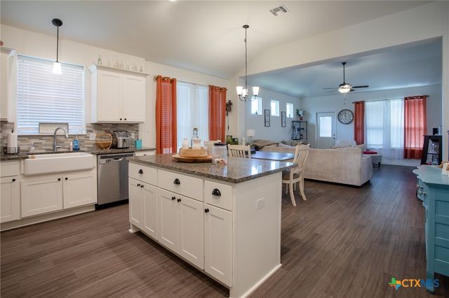 418 Brushy Creek, Victoria, TX 77904