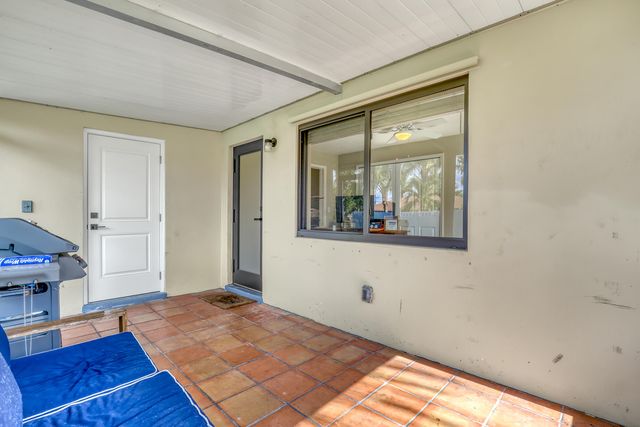 1210 Skylark Lane, Lantana, FL 33462