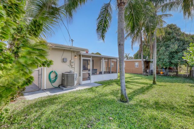 1210 Skylark Lane, Lantana, FL 33462