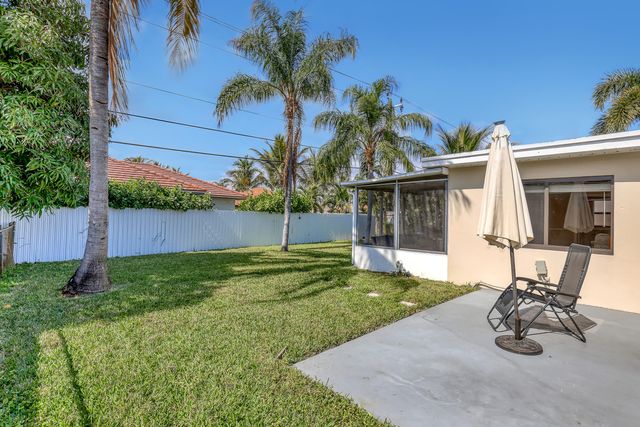 1210 Skylark Lane, Lantana, FL 33462