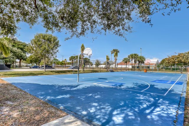 1210 Skylark Lane, Lantana, FL 33462