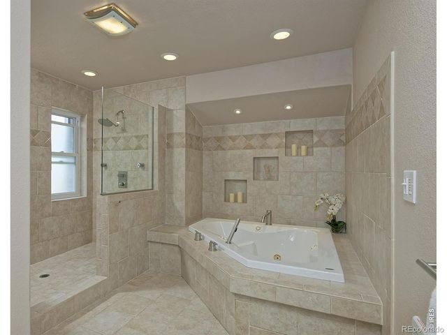 6641 Golf Club Drive, Longmont, CO 80503