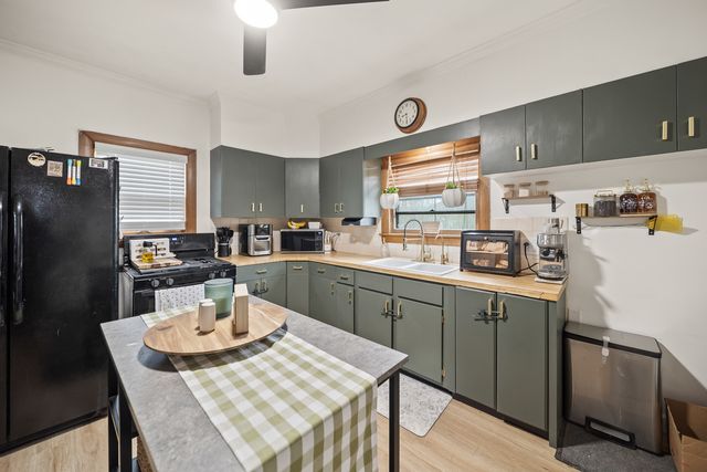 2409 Farnam Street, Davenport, IA 52803