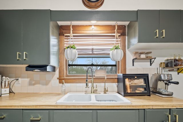 2409 Farnam Street, Davenport, IA 52803