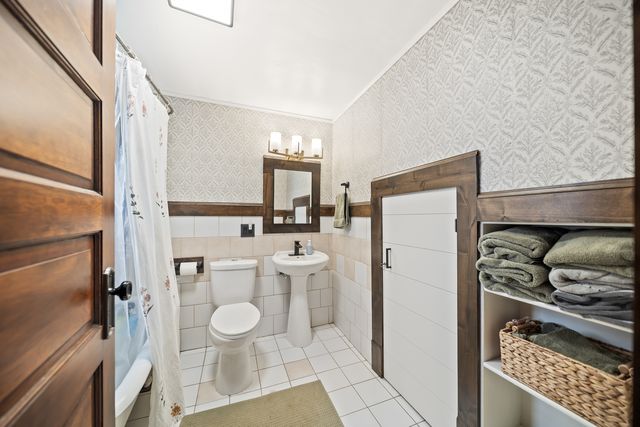 2409 Farnam Street, Davenport, IA 52803