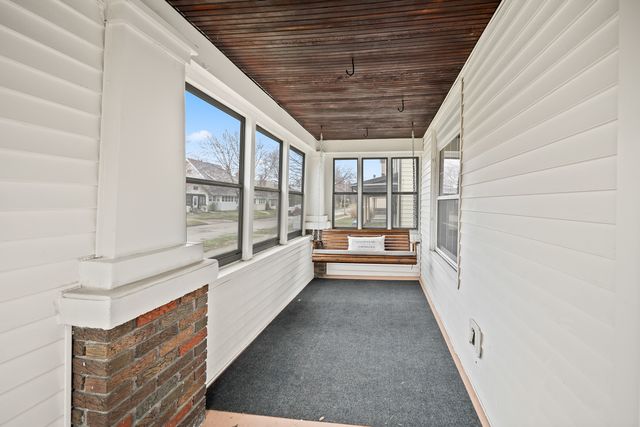 2409 Farnam Street, Davenport, IA 52803