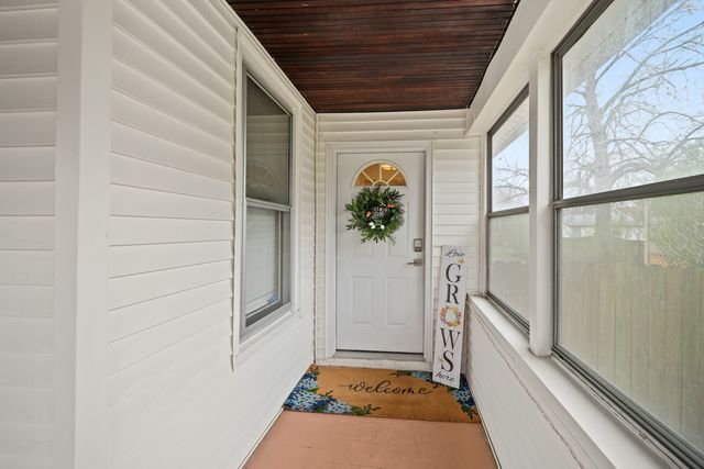 2409 Farnam Street, Davenport, IA 52803