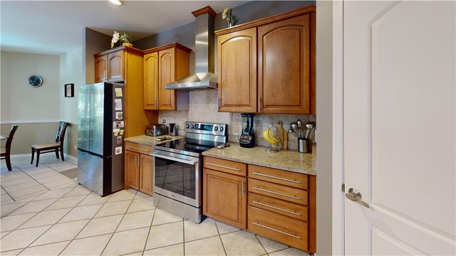 28 Capri Drive, Johnston, RI 02919