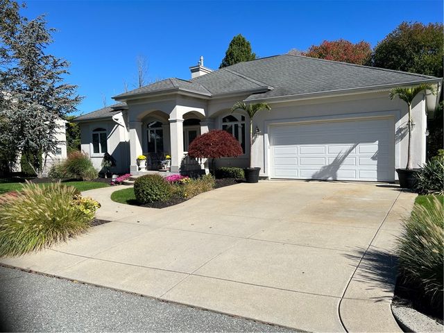 28 Capri Drive, Johnston, RI 02919