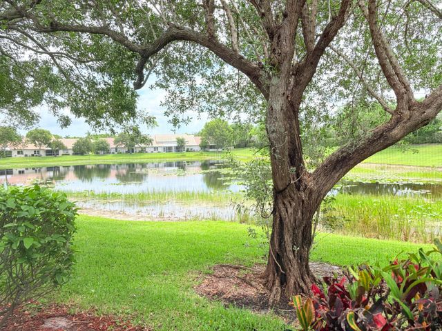 10632 Lake Shore Drive, Wellington, FL 33414
