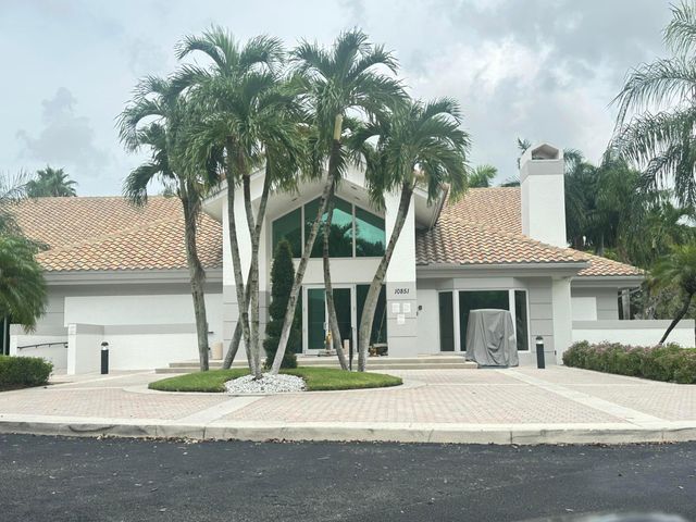 10632 Lake Shore Drive, Wellington, FL 33414