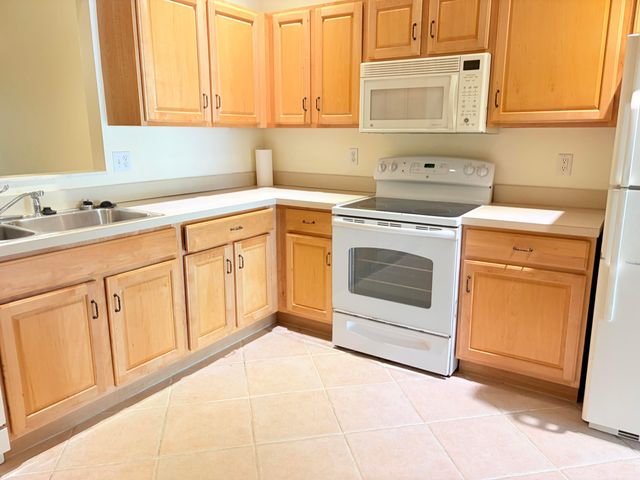 10632 Lake Shore Drive, Wellington, FL 33414