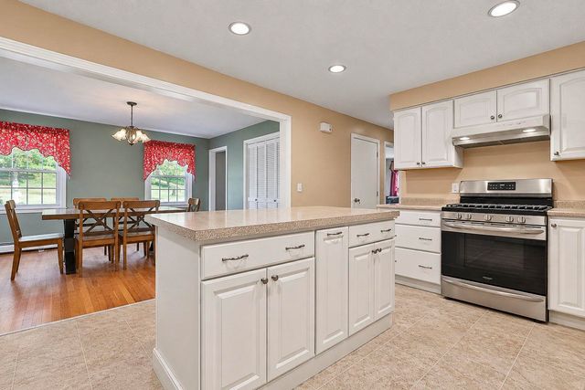 32 Greeley Street, Hudson, NH 03051