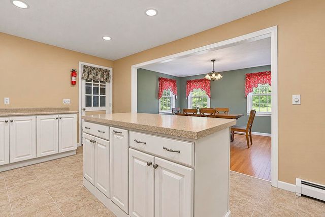 32 Greeley Street, Hudson, NH 03051