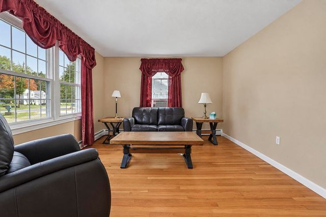 32 Greeley Street, Hudson, NH 03051