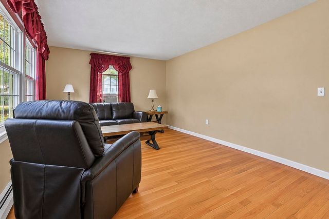 32 Greeley Street, Hudson, NH 03051