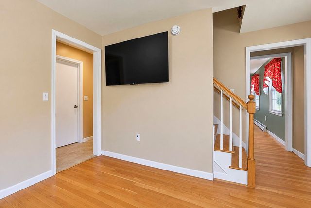 32 Greeley Street, Hudson, NH 03051