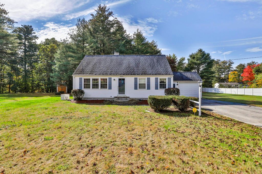 32 Greeley Street, Hudson, NH 03051