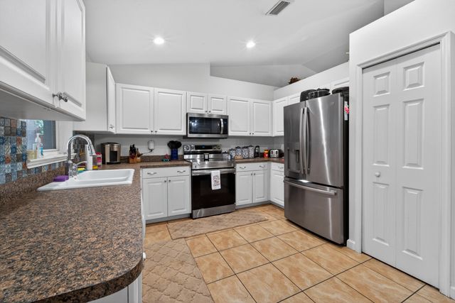 706 Osceola Avenue, Fort Pierce, FL 34982