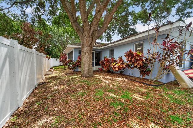 706 Osceola Avenue, Fort Pierce, FL 34982