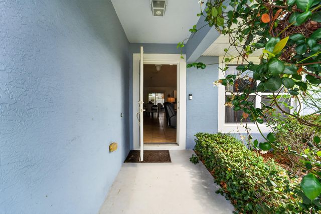706 Osceola Avenue, Fort Pierce, FL 34982