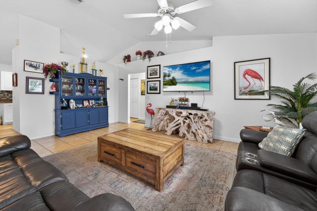 706 Osceola Avenue, Fort Pierce, FL 34982