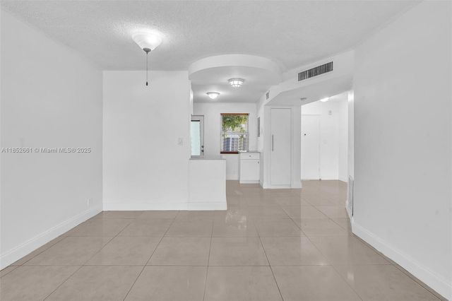 1398 NE 191st St C104, Miami, FL 33179