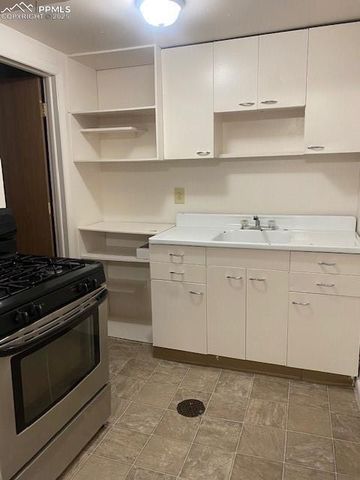 909 E Costilla Street, Colorado Springs, CO 80903