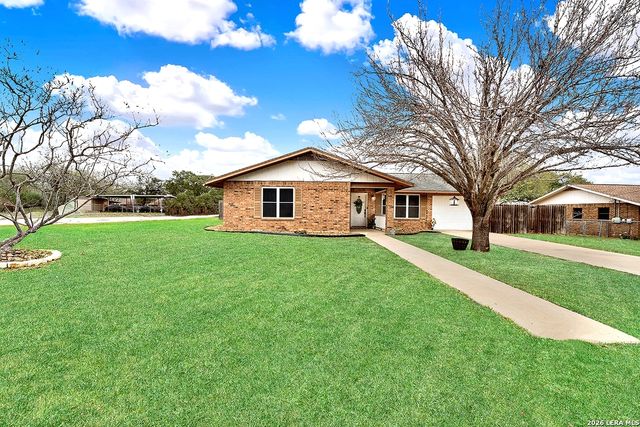 1501 Longhorn, Floresville, TX 78114