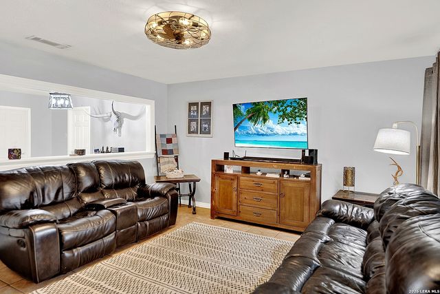 1501 Longhorn, Floresville, TX 78114