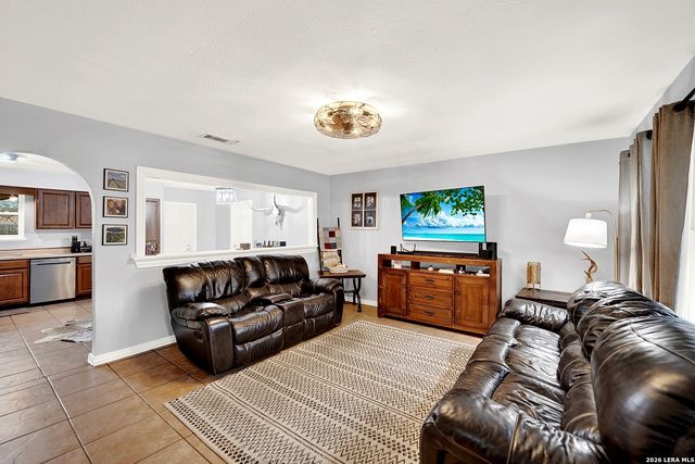 1501 Longhorn, Floresville, TX 78114