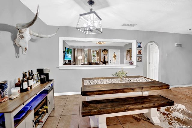 1501 Longhorn, Floresville, TX 78114