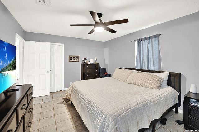 1501 Longhorn, Floresville, TX 78114