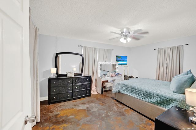 1501 Longhorn, Floresville, TX 78114